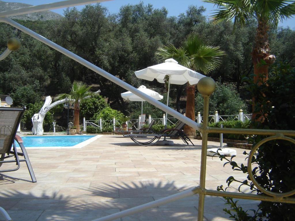 Golden Sun Apartment Parga Exterior photo